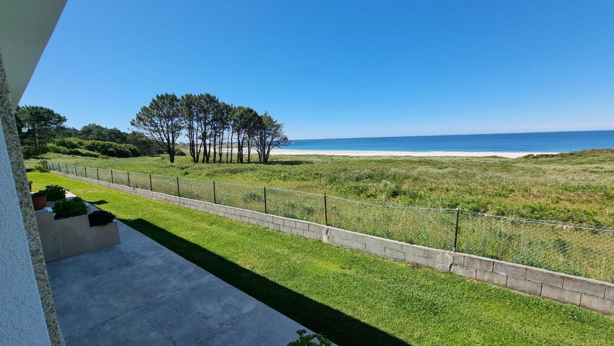 Apartamento Playa De Larino Gandara  Exterior photo